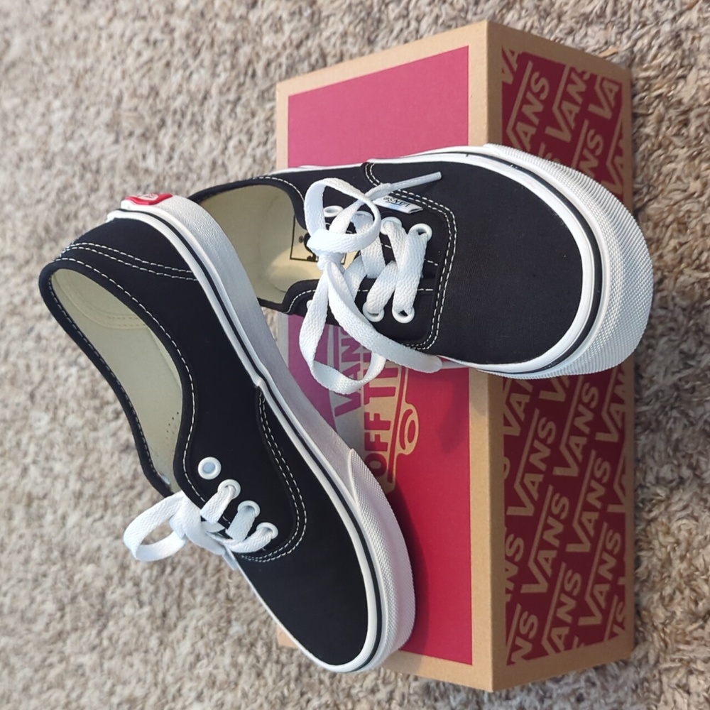 Vans/ Kids shoes 1.5 new in box